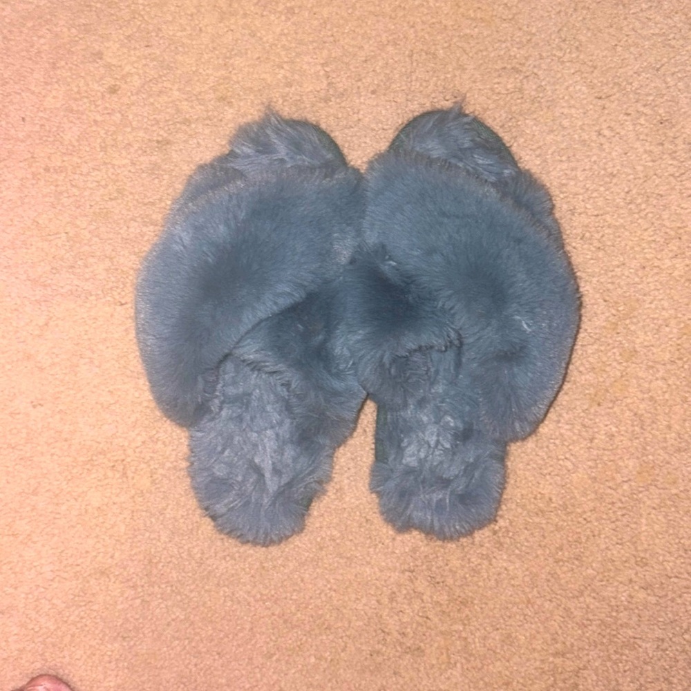 Cacique Faux Fur  slipper Deep Sea size 9-10W